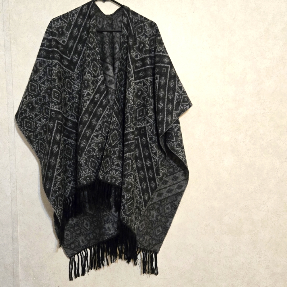OS FRINGED WRAP